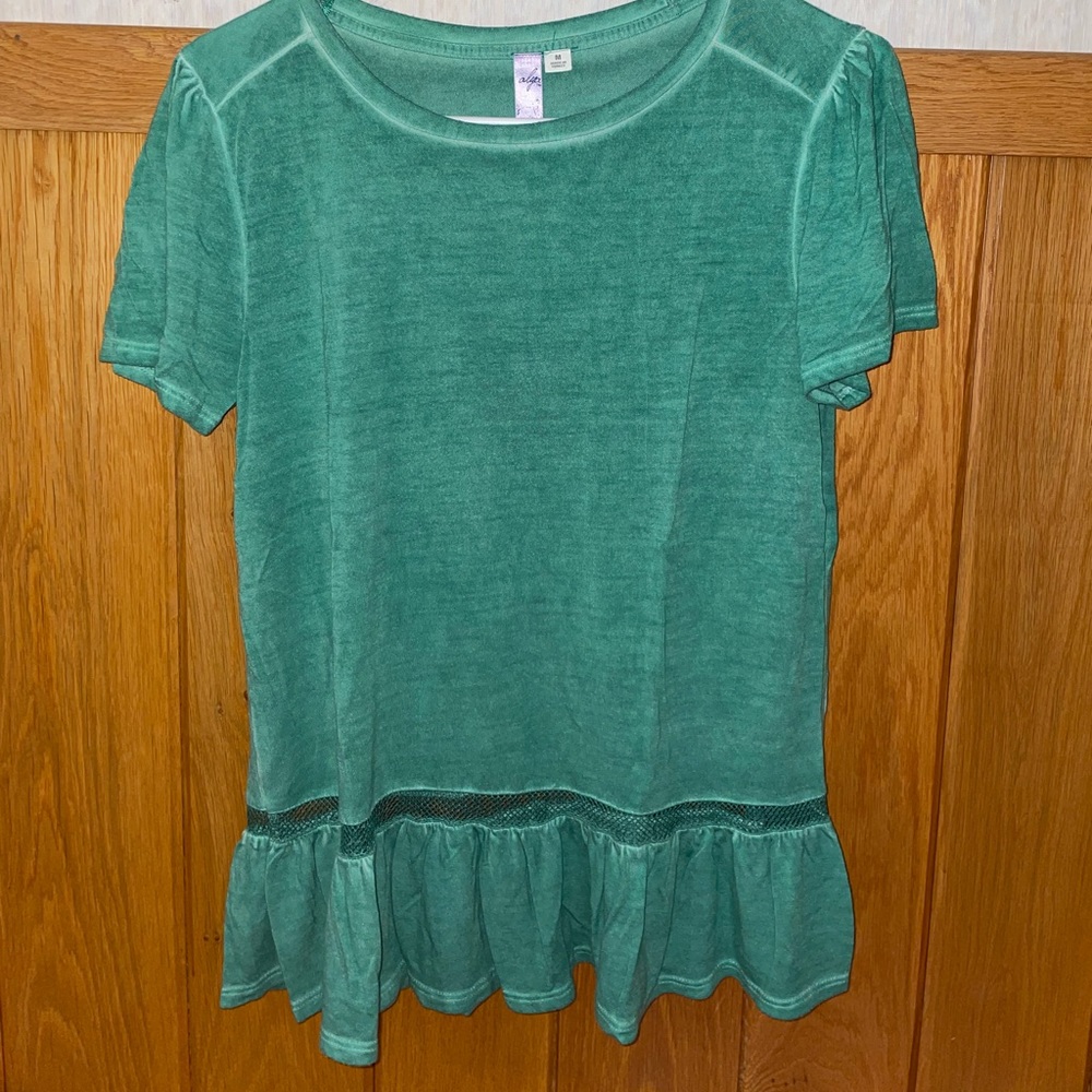 womens size M top
